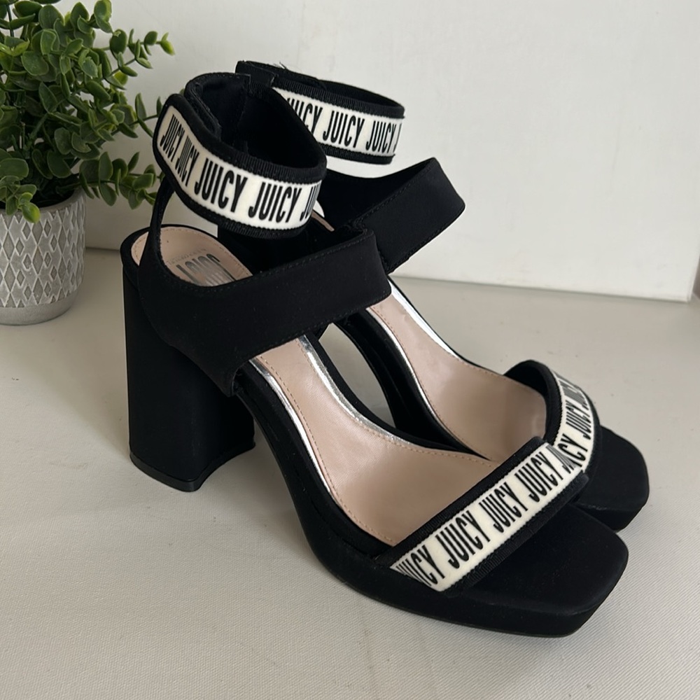 Juicy Couture Black and White Logo Strap Block Sandals